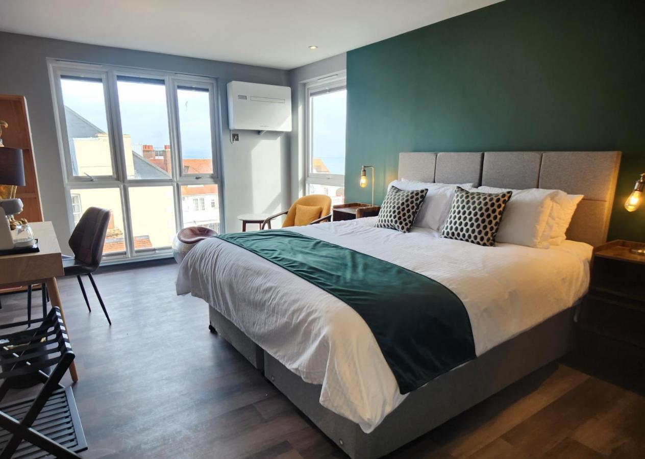 Pinnacle Suites Hotel Cowes  Buitenkant foto