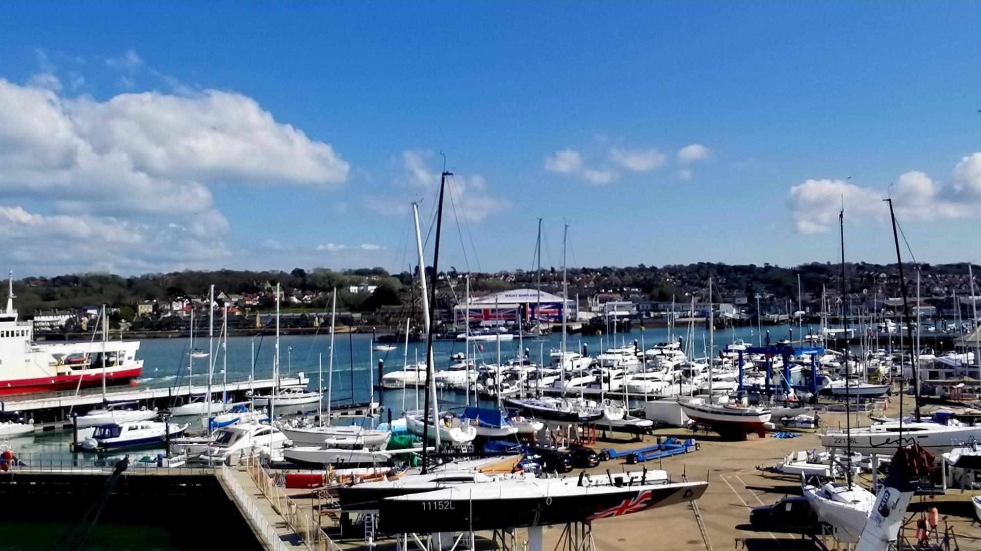 Pinnacle Suites Hotel Cowes  Buitenkant foto