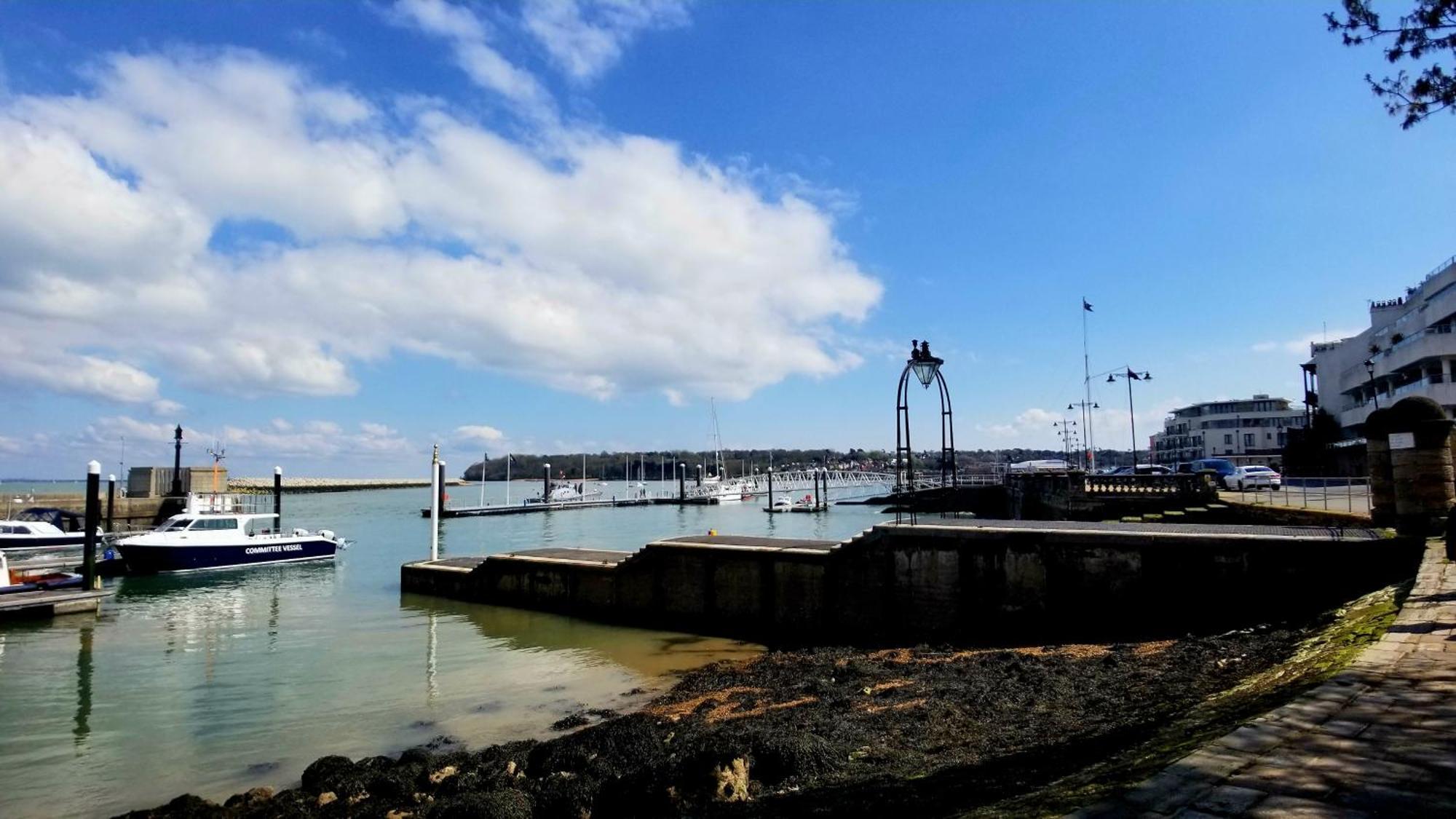 Pinnacle Suites Hotel Cowes  Buitenkant foto