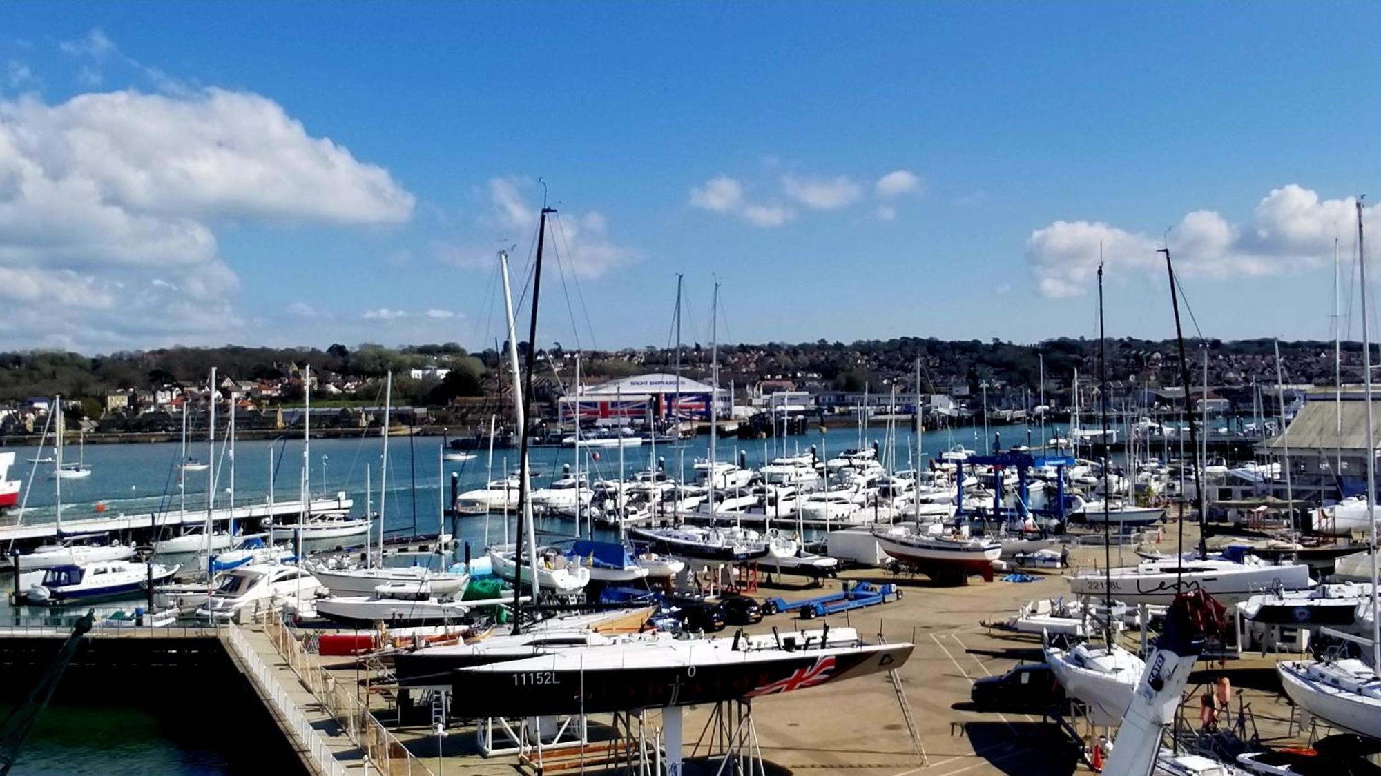 Pinnacle Suites Hotel Cowes  Buitenkant foto
