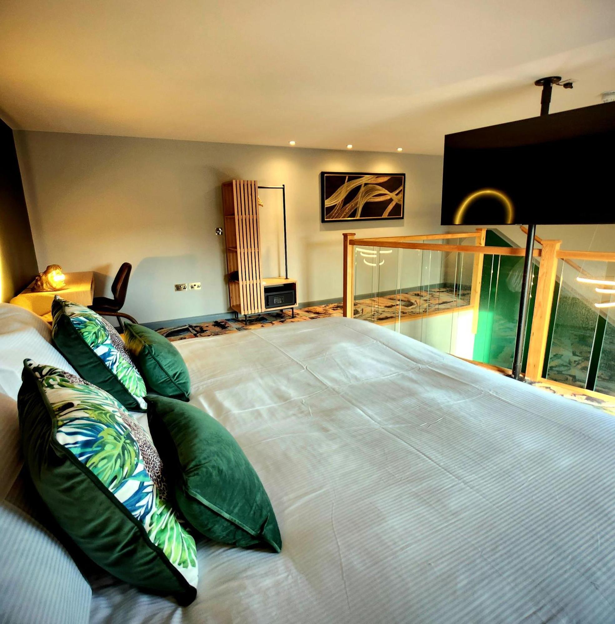 Pinnacle Suites Hotel Cowes  Buitenkant foto