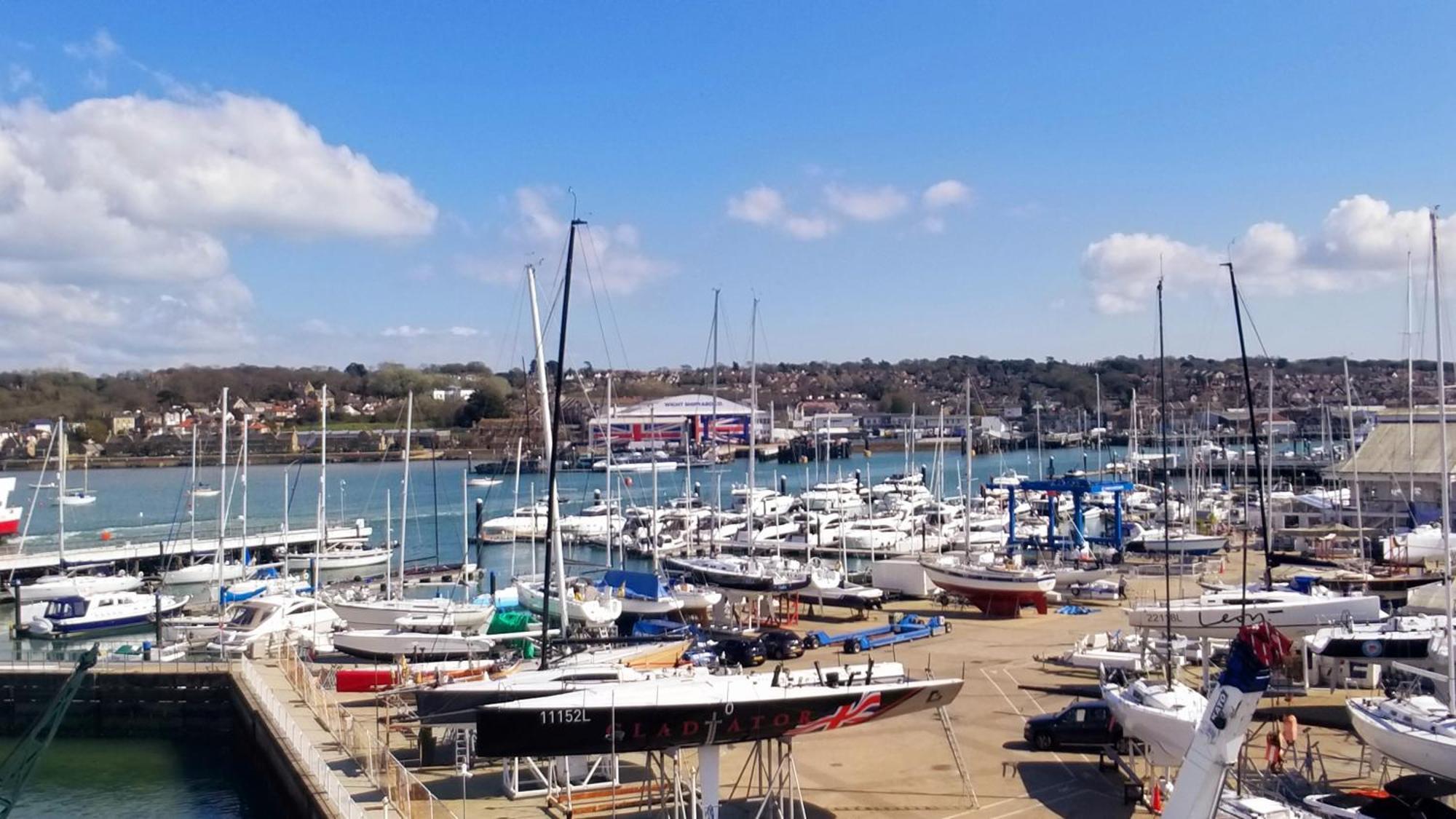 Pinnacle Suites Hotel Cowes  Buitenkant foto