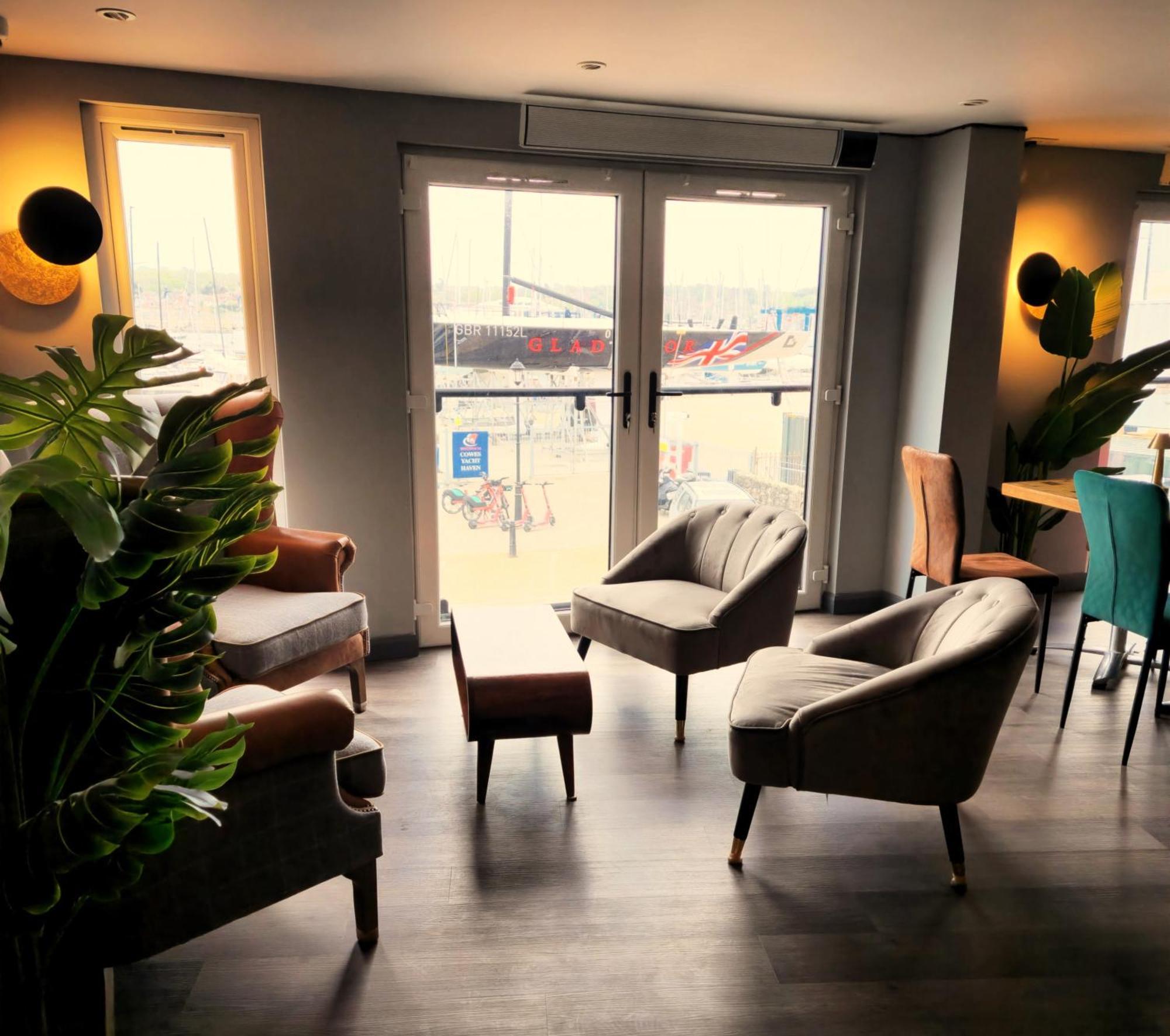 Pinnacle Suites Hotel Cowes  Buitenkant foto