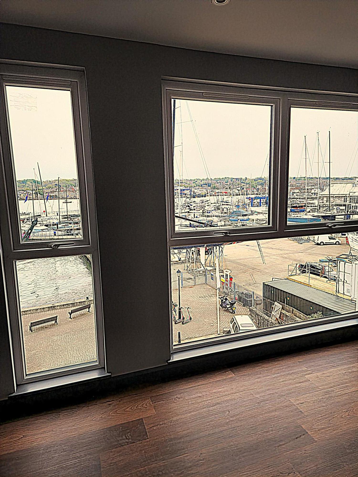 Pinnacle Suites Hotel Cowes  Buitenkant foto