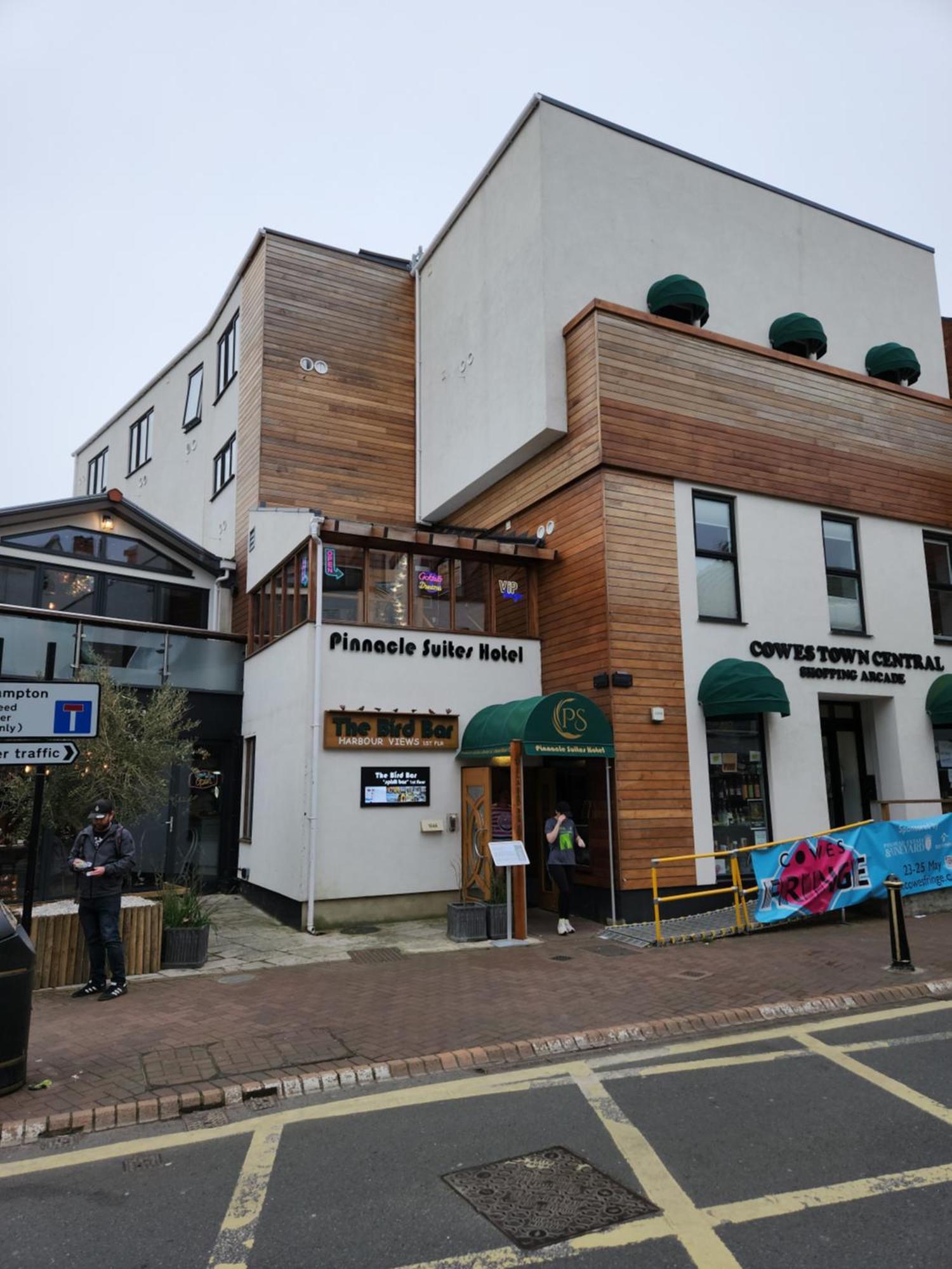 Pinnacle Suites Hotel Cowes  Buitenkant foto